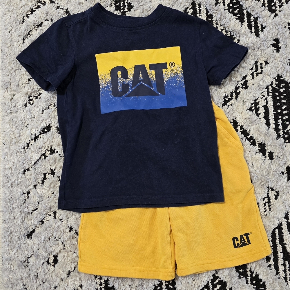 CAT Boys 2 piece Shorts Set size 5